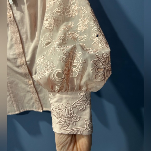 Elie Tahari Tops - ELIE TAHARI Embroidered Scallop Collar Button-Down Blouse